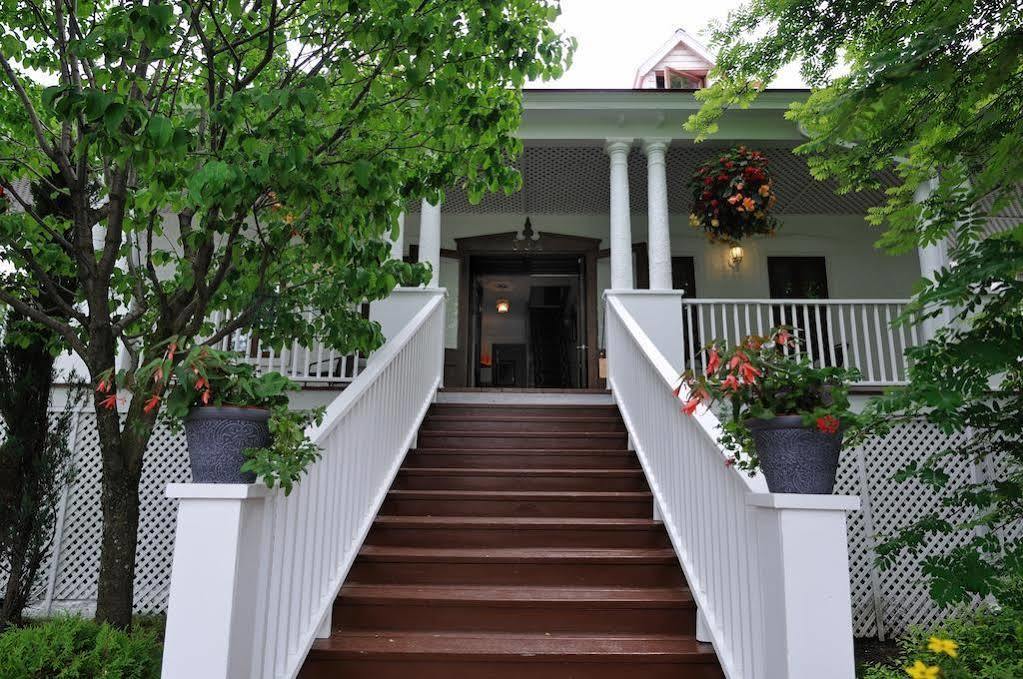 Auberge Racine Chicoutimi Exterior foto